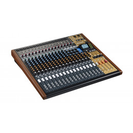 Tascam Model 24 аналоговый 22 канальний микшер
